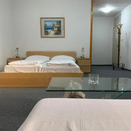 Penzion Holiday Penzion Trnava